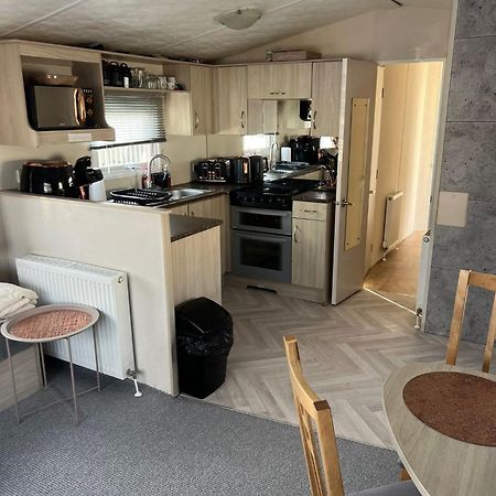 Hotel Angie'S Caravan At Seawick Saint Osyth Zewnętrze zdjęcie