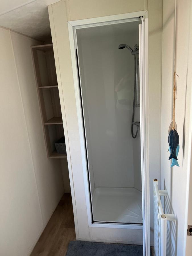 Hotel Angie'S Caravan At Seawick Saint Osyth Zewnętrze zdjęcie