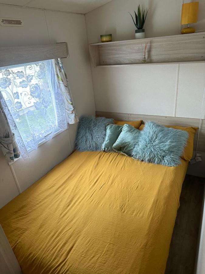 Hotel Angie'S Caravan At Seawick Saint Osyth Zewnętrze zdjęcie