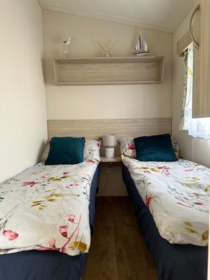 Hotel Angie'S Caravan At Seawick Saint Osyth Zewnętrze zdjęcie