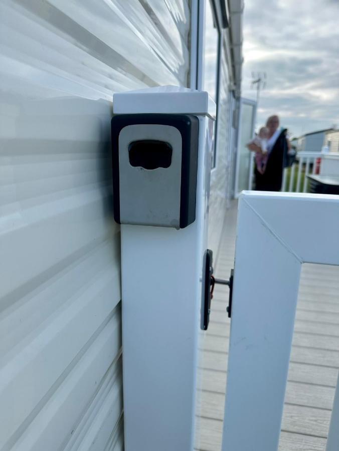 Hotel Angie'S Caravan At Seawick Saint Osyth Zewnętrze zdjęcie
